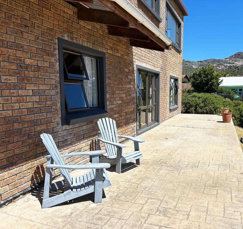 5 Bedroom Property for Sale in Capri Western Cape